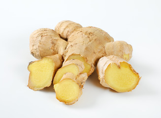 sliced ginger root