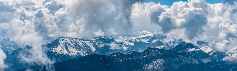 Fototapeta na wymiar Alps panorama from Niederhorn