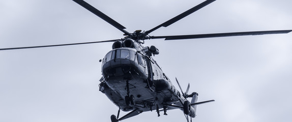 MILITARY HELICOPTER - Machine in the air © Wojciech Wrzesień