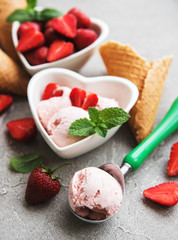 Strawberry ice cream