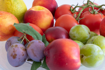 Viele frische Früchte und Obst
