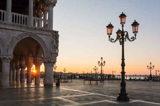 Fototapeta Beautiful Palace of doges on the San Marco square at sunrise in Venice, Italy