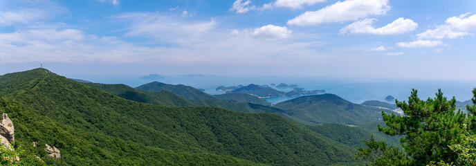 Fototapeta na wymiar Beautiful landscape of Hallyeohaesang National Park view from Geumsan Mountain