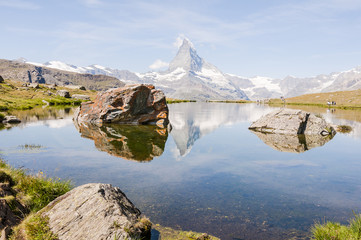 Zermatt, Stellisee, Bergsee, Matterhorn, Alpen, Wallis, Walliser Berge, Spiegelung, Wanderweg,...