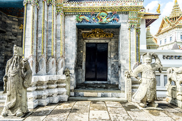 Fototapeta na wymiar temple in thailand