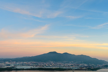 地方都市の夕暮れ
