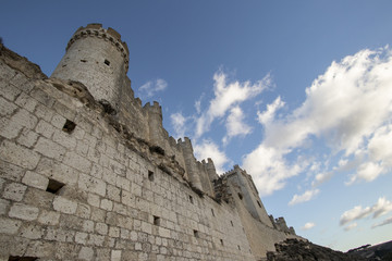 Castillo medieval en la Rivera del Duero