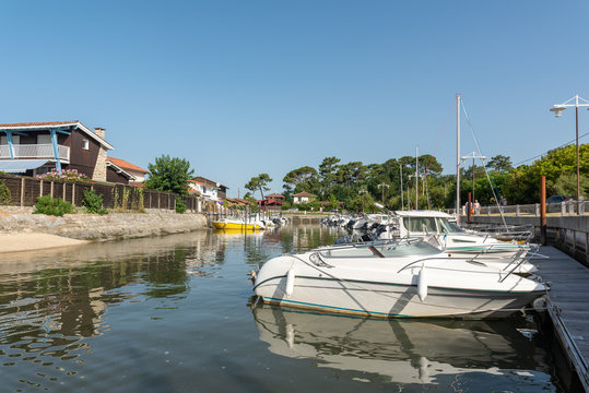 BASSIN D'ARCACHON (France), port de Taussat pr&egrave;s d'Andernos