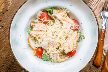 Salad caesar with chicken