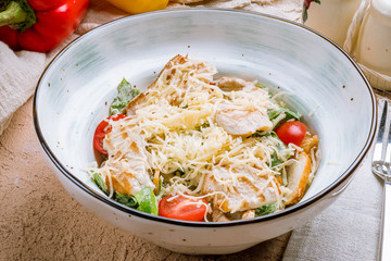 Salad caesar with chicken