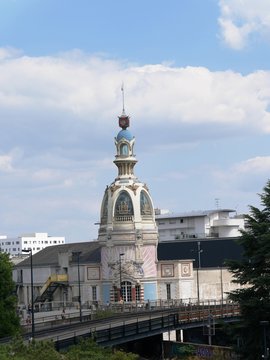 D&ocirc;me bleu de la tour LU &agrave; Nantes. France