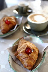 Colazione con brioche alla ricotta