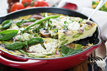 Asparagus, mushrooms and goat cheese frittata