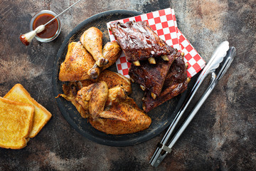 Grilled or smoked ribs and chicken © fahrwasser