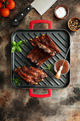 Grilled ribs with barbeque sauce