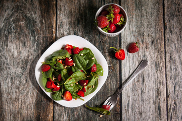 Healthy spinach and strawberry salad