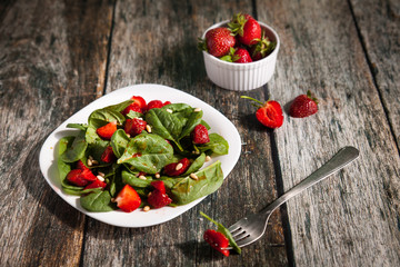 Healthy spinach and strawberry salad