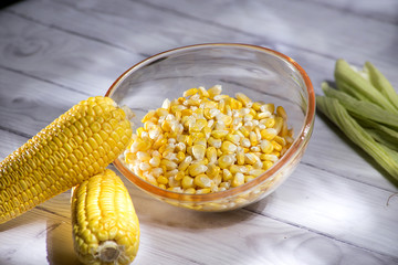 cobs and grains of raw corn