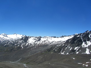 Hiking through glaciers in the austrian alps