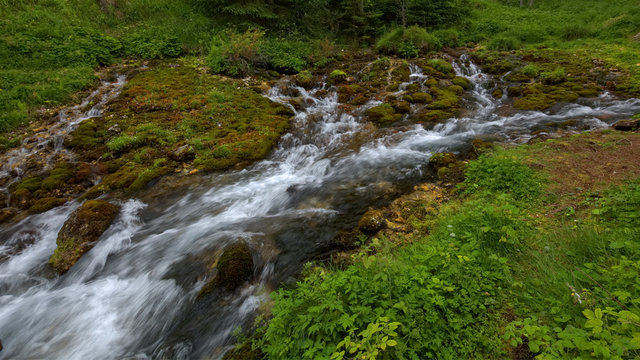 Wasserquellen im Vigiltal in den italienischen Dolomiten