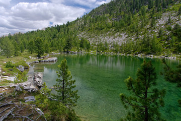 Grünsee im Fanesgebirge in den italienischen Dolomiten