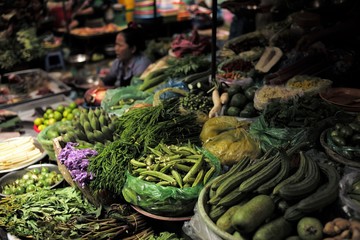 fruits et légumes sur marché d'Asie