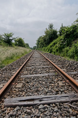 Fototapeta na wymiar Voie ferrée abandonnée ligne Saint-Pol sur Ternoise Montreuil dans le Pas-de-Calais, France