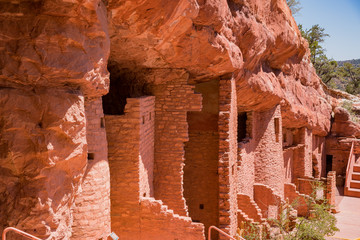 The special Manitou Cliff Dwellings museum