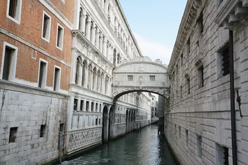 Papier Peint photo Pont des Soupirs Venice,Italy-July 25, 2018 : Ponte dei Sospiri or the Bridge of Sighs in Venice  