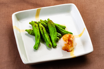 獅子唐芥子焼き