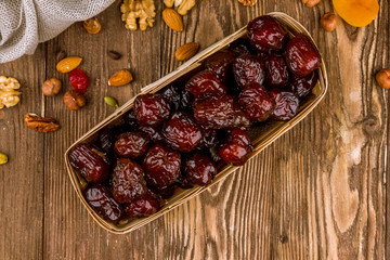 dried dates in sugar