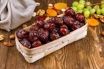 dried dates in sugar