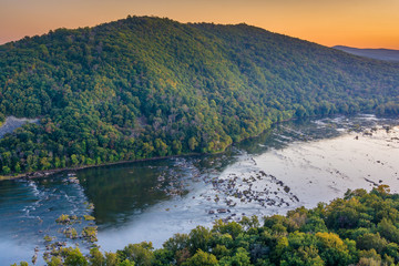 Fototapeta na wymiar Sunset view of the Potomac River, from Weverton Cliffs, near Harpers Ferry, West Virginia.