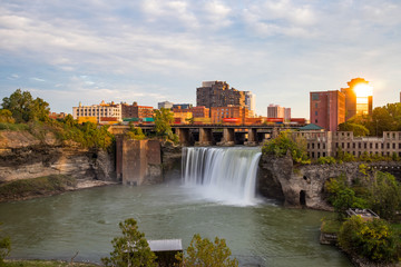 The High Falls in the city of Rochester - obrazy, fototapety, plakaty