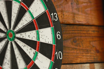 darts board hang on wooden wall zoom for number 13