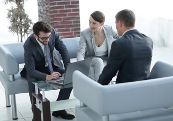woman lawyer advises his client