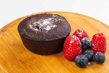 Brownie cake with berries