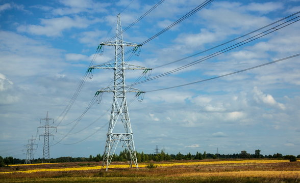 High voltage transmission line