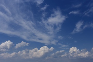 Obraz premium Beautiful blue sky with white clouds as a natural background.