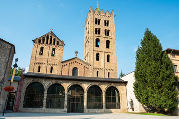 Fototapeta na wymiar Romanesque monastery of Ripoll in Catalonia, Spain.