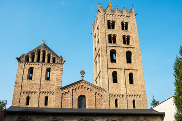 Fototapeta na wymiar Romanesque monastery of Ripoll in Catalonia, Spain.