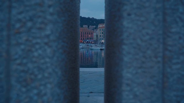 Port de Nice dans un trou