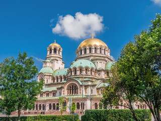 Obraz premium Alexander Nevsky cathedral in Sofia, Bulgaria on a sunny day.