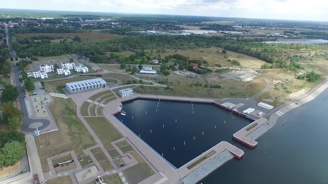 Hafen Hafenanlage Binnensee Br&uuml;cke Slipanlage Sporthafen Anlegestelle See badesee Luftbild Luftaufnahme Gro&szlig;r&auml;schen IBA Terassen