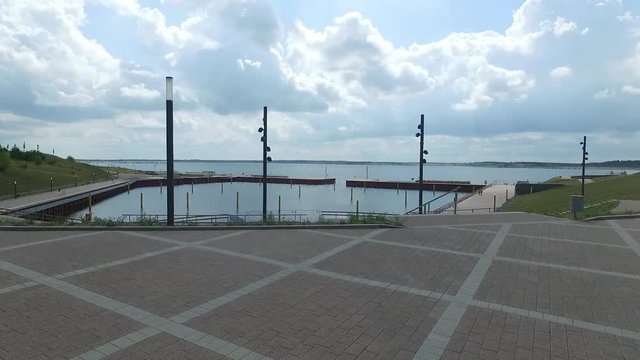 Hafen Hafenanlage Binnensee Br&uuml;cke Slipanlage Sporthafen Anlegestelle See badesee Luftbild Luftaufnahme Gro&szlig;r&auml;schen IBA Terassen