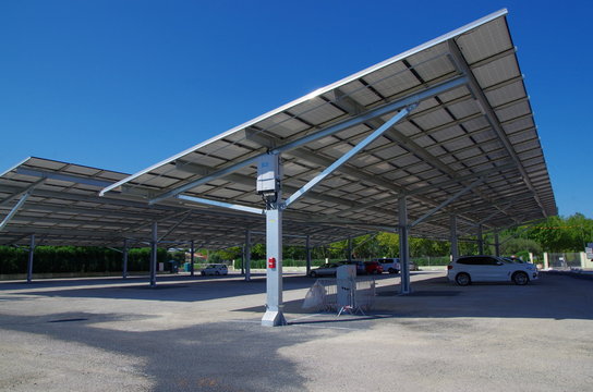 Panneau photovolta&iuml;que ombri&egrave;re pour voiture 