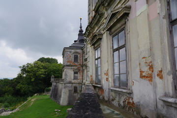 Fototapeta na wymiar old castle and fortress walls