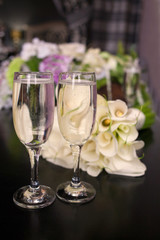 bouquet of flowers wedding glasses