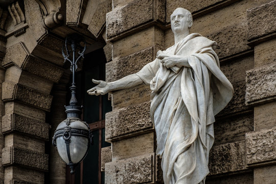 Roma, statua, in Corte di Cassazione