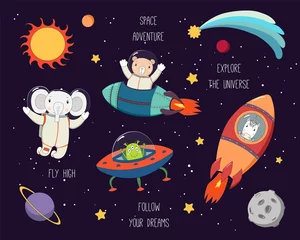Fotobehang Set van schattige grappige olifant, beer, eenhoorn astronauten, alien in de ruimte, met planeten, sterren, citaten. Hand getekend vectorillustratie. Lijntekening. Ontwerpconcept voor kinderen afdrukken. © Maria Skrigan